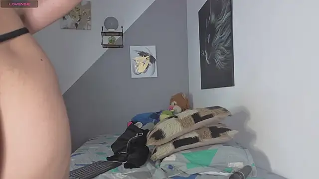 charlotte 002 online show from October 2025 04:46:02 AM