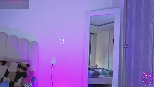 charlotte 002 online show from March 2026 05:06:01 PM