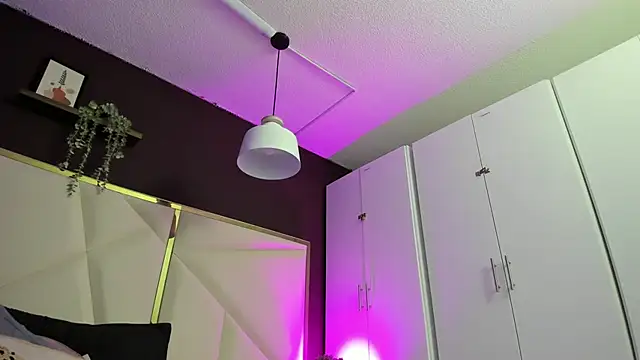 April bowie online show from November 2025 11:16:02 AM