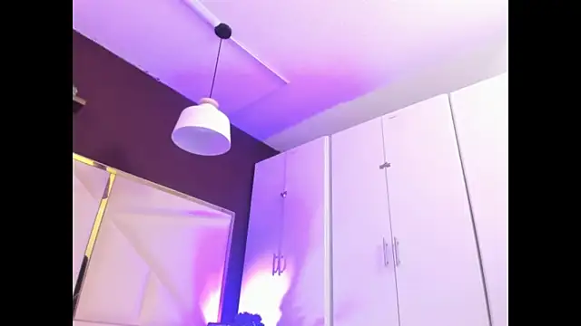 April bowie online show from October 2025 11:33:01 AM