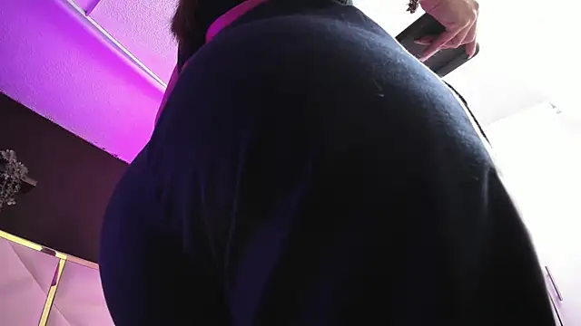 April bowie online show from November 2025 11:20:01 AM