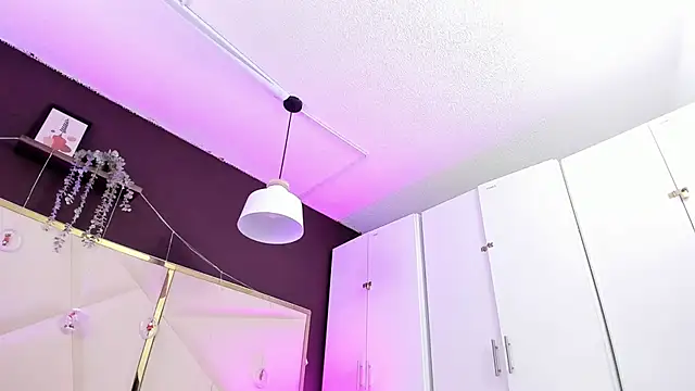 April bowie online show from December 2025 11:36:02 AM