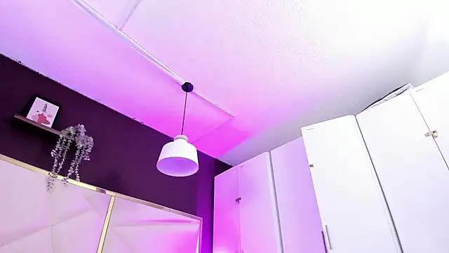 April bowie online show from March 2026 12:31:01 PM