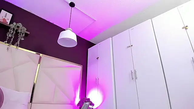 April bowie online show from November 2025 11:25:02 AM