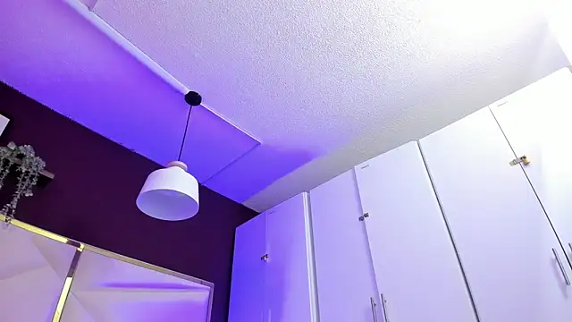 April bowie online show from November 2025 11:25:02 AM