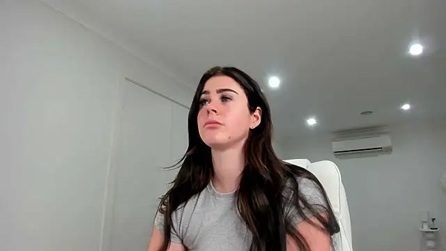 aus queen online show from October 2025 12:43:01 AM