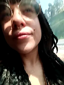 Hellen dumont online show from December 2025 04:42:01 PM