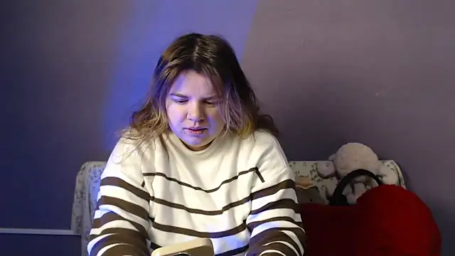 Snapshot of so_shy chatting on February 2026 07:18:01 AM so shy online show from February 2026 07:18:01 AM