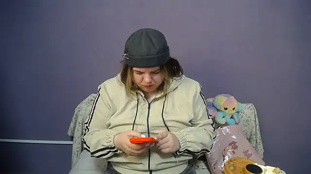 Snapshot of so_shy chatting on April 2026 06:11:02 AM so shy online show from April 2026 06:11:02 AM