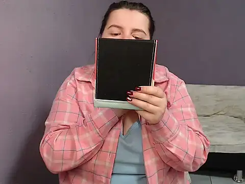 so shy online show from October 2025 06:37:01 AM