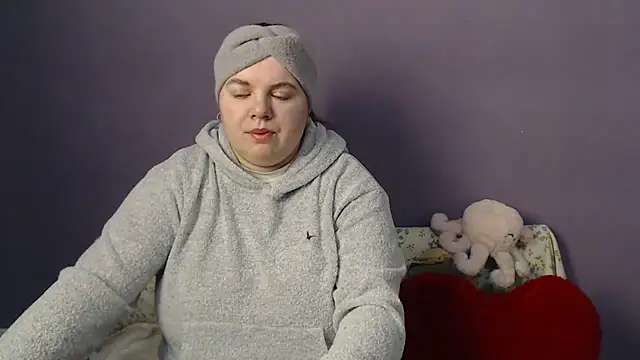 Snapshot of so_shy chatting on February 2026 07:40:01 AM so shy online show from February 2026 07:40:01 AM