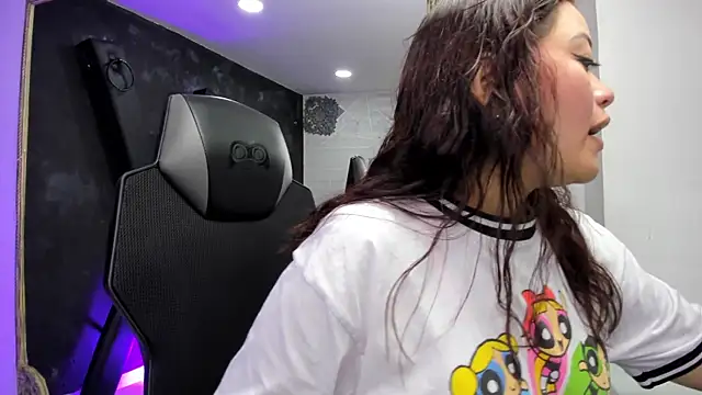 Snapshot of DarlingBDSM_ chatting on November 2025 02:06:02 PM DarlingBDSM online show from November 2025 02:06:02 PM