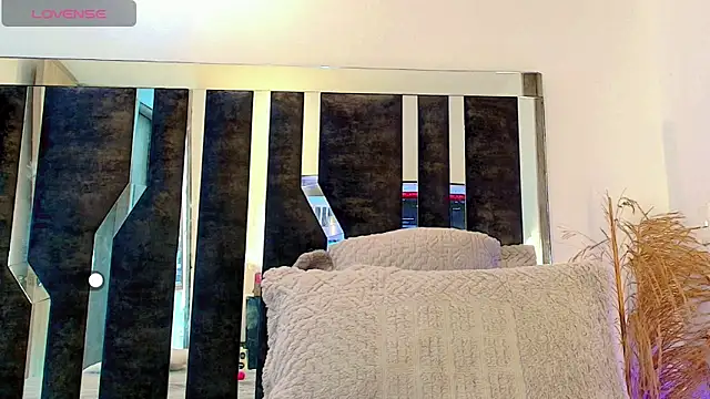 honey skin online show from November 2025 02:10:01 PM