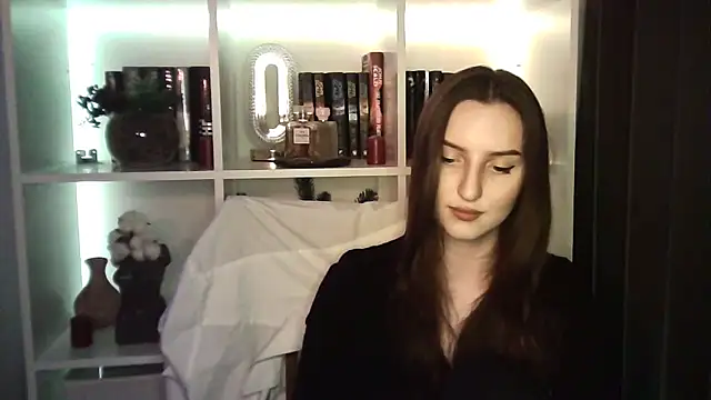 X Alisa online show from April 2026 06:33:02 PM