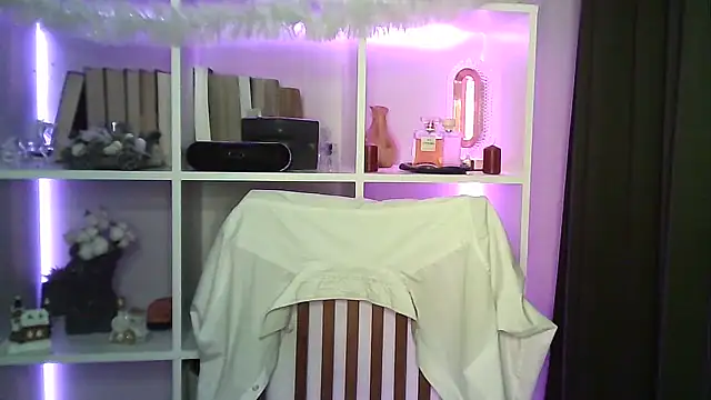 X Alisa online show from December 2025 07:36:05 PM