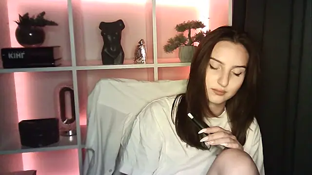 Snapshot of X_Alisa chatting on July 2026 06:04:02 PM X Alisa online show from July 2026 06:04:02 PM