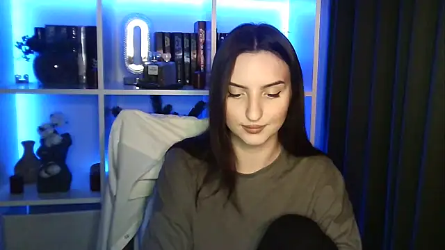 X Alisa online show from April 2026 06:22:01 PM