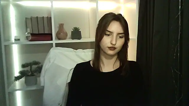 X Alisa online show from March 2025 07:14:02 PM