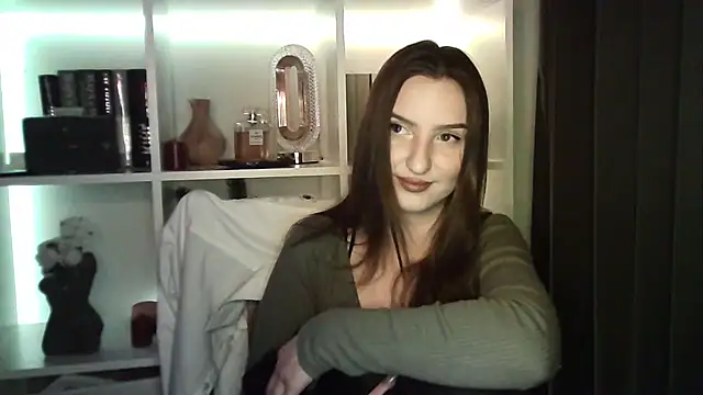 X Alisa online show from February 2026 07:45:01 PM