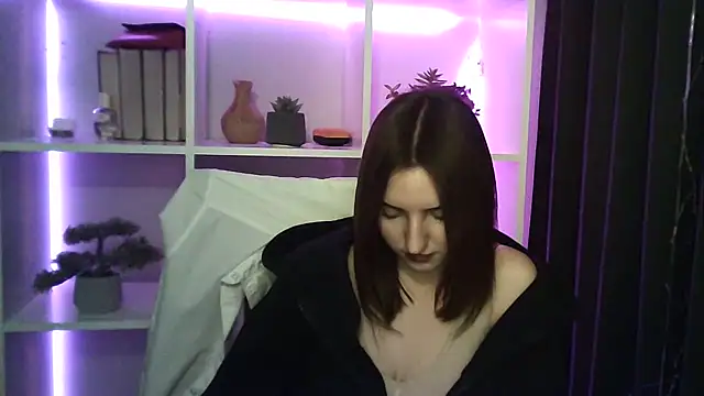 X Alisa online show from February 2025 07:26:01 PM