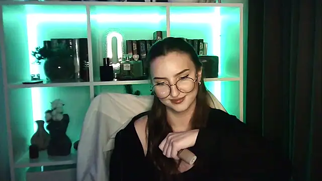 X Alisa online show from April 2026 06:54:01 PM