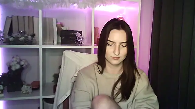 X Alisa online show from December 2025 08:00:01 PM