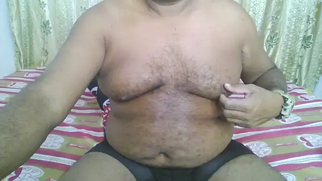 Snapshot of Beargryzzly chatting on December 2024 03:56:02 AM Beargryzzly online show from December 2024 03:56:02 AM