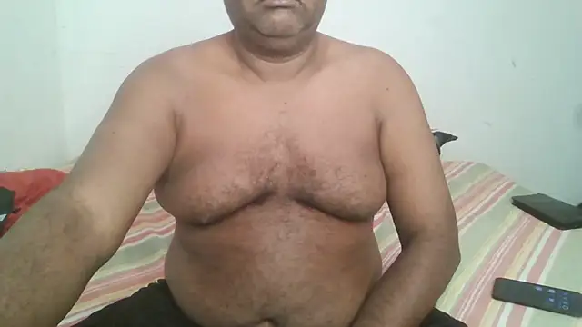 Snapshot of Beargryzzly chatting on December 2024 10:02:01 PM Beargryzzly online show from December 2024 10:02:01 PM