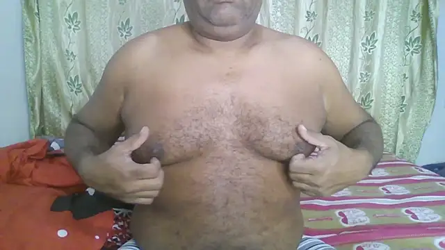 Snapshot of Beargryzzly chatting on January 2025 01:13:01 PM Beargryzzly online show from January 2025 01:13:01 PM