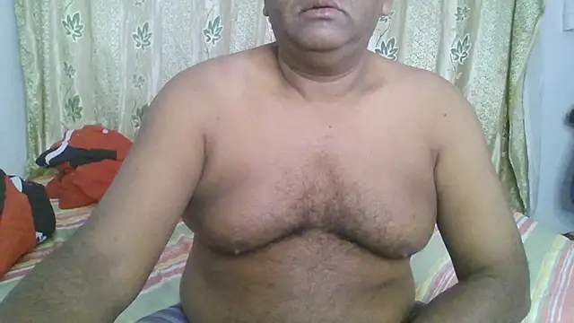 Snapshot of Beargryzzly chatting on December 2024 03:22:02 AM Beargryzzly online show from December 2024 03:22:02 AM