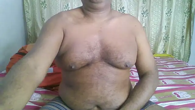 Snapshot of Beargryzzly chatting on January 2025 11:46:01 PM Beargryzzly online show from January 2025 11:46:01 PM