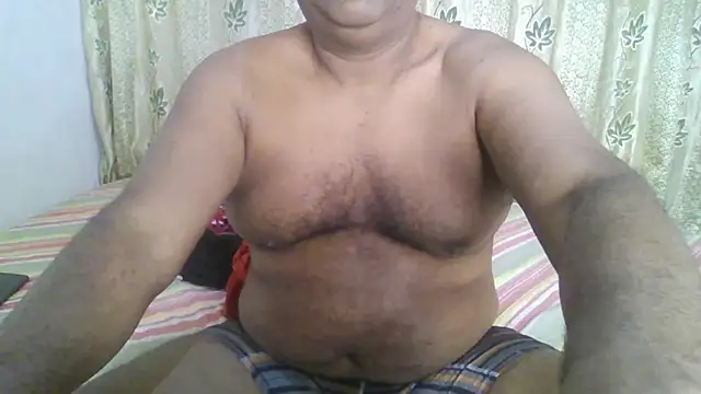 Snapshot of Beargryzzly chatting on January 2025 12:06:02 PM Beargryzzly online show from January 2025 12:06:02 PM