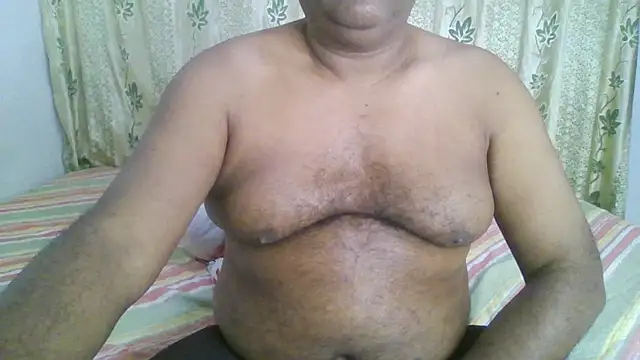 Snapshot of Beargryzzly chatting on January 2025 02:03:02 PM Beargryzzly online show from January 2025 02:03:02 PM