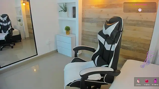 Snapshot of candy_summer28 chatting on March 2026 07:32:01 PM candy summer28 online show from March 2026 07:32:01 PM