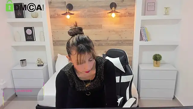 candy summer28 online show from October 2025 07:11:02 PM