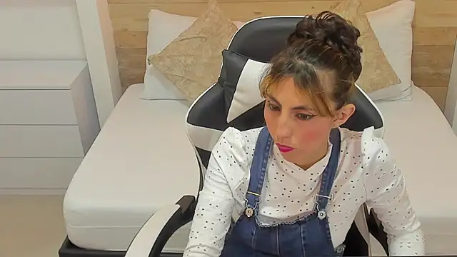 candy summer28 online show from October 2025 07:13:02 PM