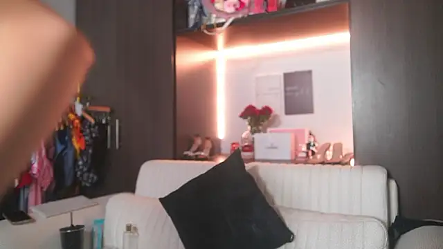 katlyn martins online show from March 2026 06:31:02 PM