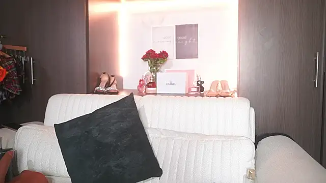 katlyn martins online show from April 2026 05:57:02 PM