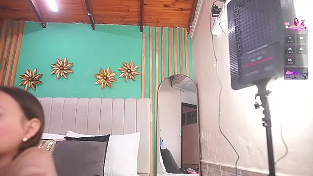 katlyn martins online show from December 2025 07:37:01 PM