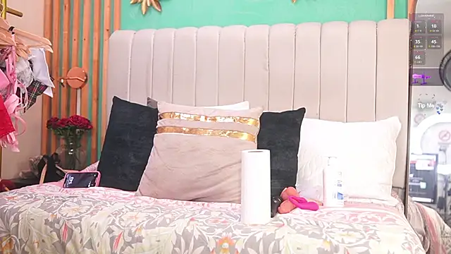 katlyn martins online show from December 2025 06:45:02 PM