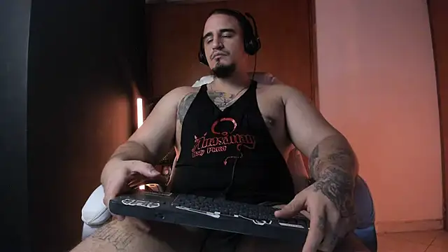 kingbear777 online show from February 2026 06:27:01 AM