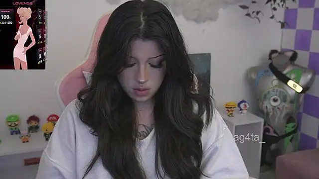 Snapshot of Ag4ta_ chatting on November 2025 05:19:02 AM Ag4ta online show from November 2025 05:19:02 AM