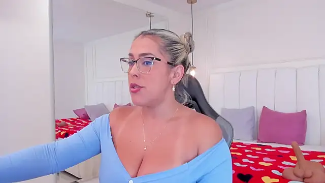 dolly walker online show from May 2026 02:17:02 AM