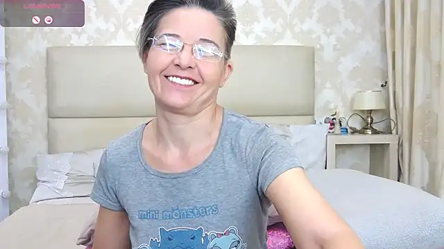 Snapshot of StaceyDarling chatting on March 2025 03:32:02 PM StaceyDarling online show from March 2025 03:32:02 PM