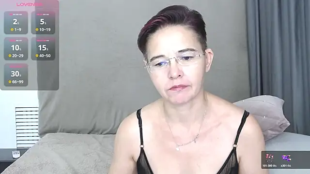 StaceyDarling online show from November 2025 08:19:01 PM