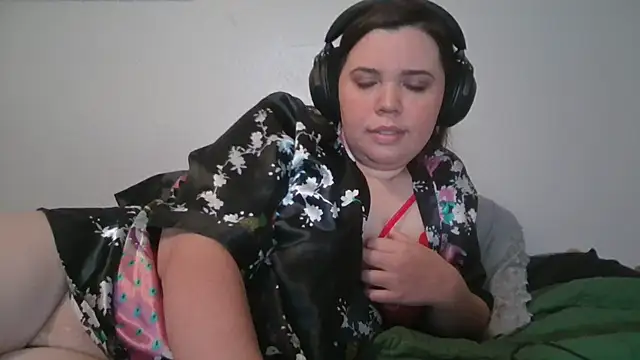 Snapshot of AlessaLoveX chatting on August 2026 04:11:02 AM AlessaLoveX online show from August 2026 04:11:02 AM