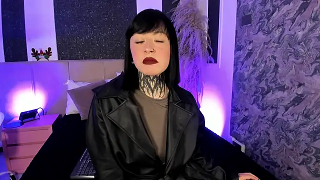 Snapshot of Scolw chatting on December 2025 12:29:01 PM Scolw online show from December 2025 12:29:01 PM