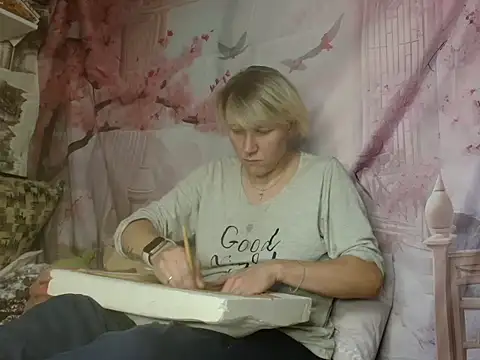 ElenaMaeer online show from September 2025 06:24:01 PM