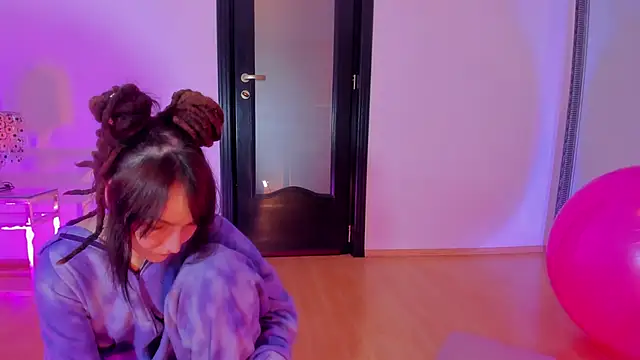 Snapshot of 1Munique chatting on February 2026 07:51:02 AM 1Munique online show from February 2026 07:51:02 AM