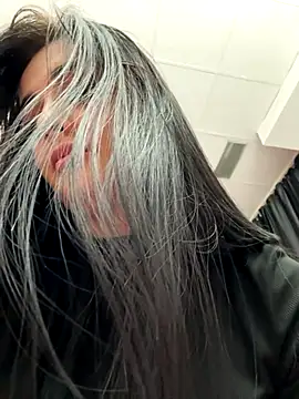 SophiaVilner online show from November 2025 05:57:01 PM